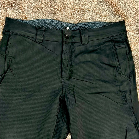 Men’s lululemon Black Pinstripe Pants